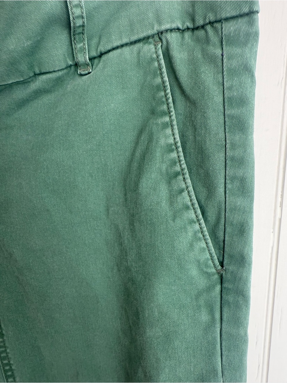 LOFT Green Cropped Pants Size 4 - Picture 3 of 4